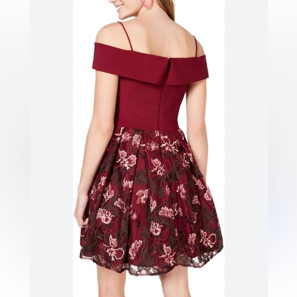 Morgan & Co. Juniors' Embroidered Cold-Shoulder Fit & Flare Dress Pockets Sz 20W - Picture 3 of 14